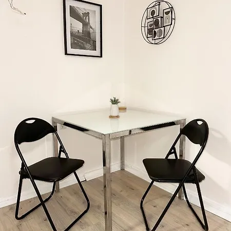 Moblierte In Apartment *